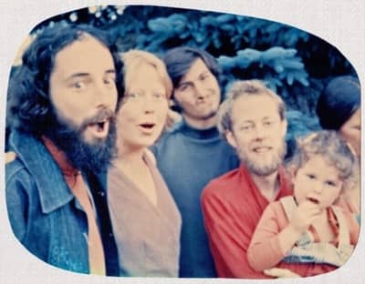1975 - At the All-One-Farm hippie commune in Oregon. Robert Friedland can be seen in the red shirt.