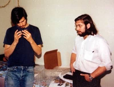 1975 - Steve with Woz in the Jobs household, assembling Apple I computers